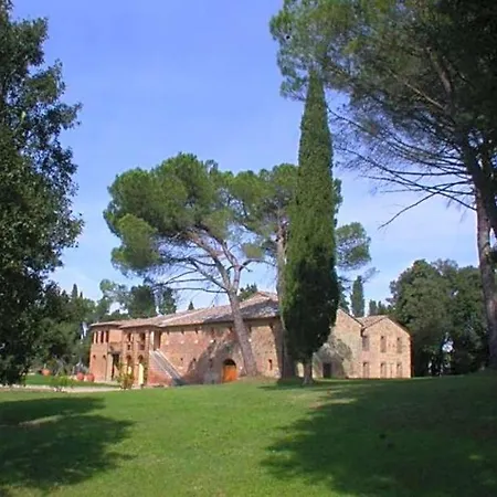 Siena Sleeps 22 Pool